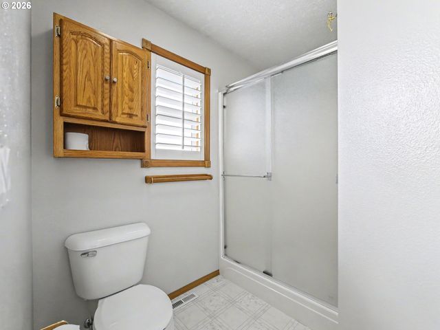 1290 Se LARCH Way, Gresham, OR 97080