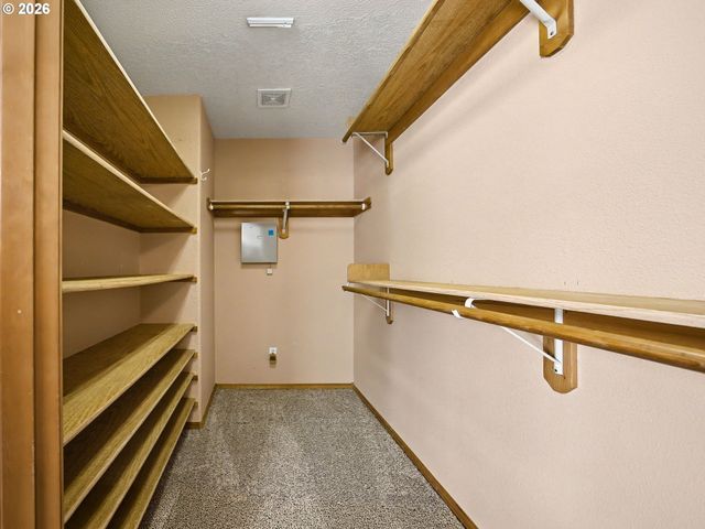 1290 Se LARCH Way, Gresham, OR 97080