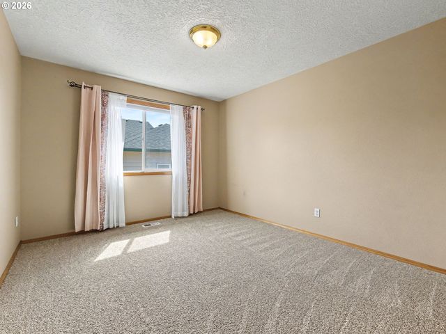 1290 Se LARCH Way, Gresham, OR 97080