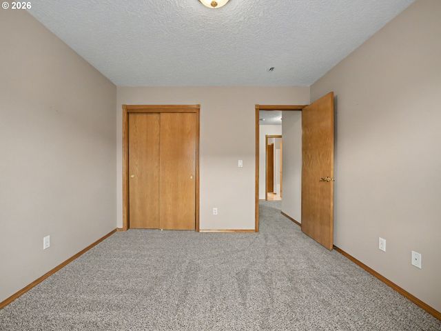 1290 Se LARCH Way, Gresham, OR 97080