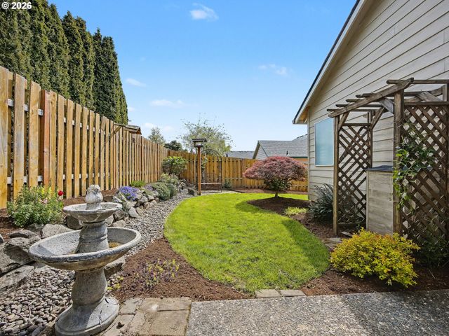 1290 Se LARCH Way, Gresham, OR 97080