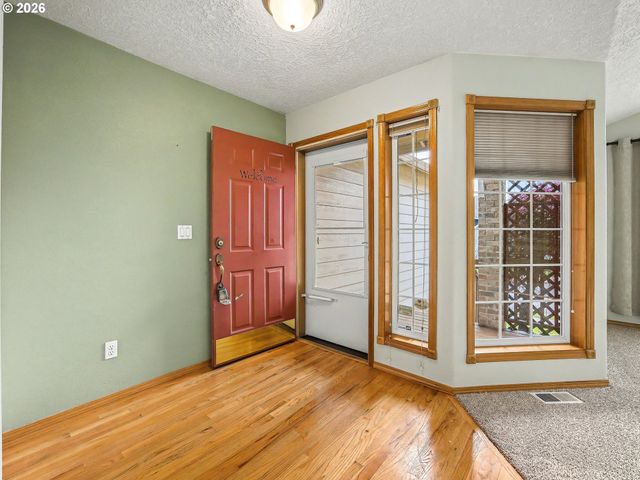 1290 Se LARCH Way, Gresham, OR 97080