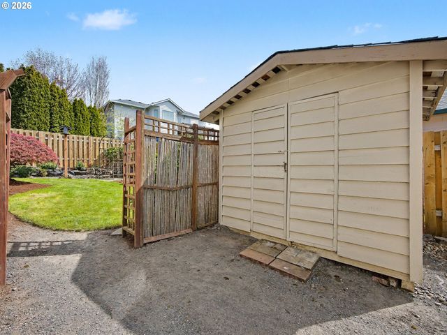 1290 Se LARCH Way, Gresham, OR 97080