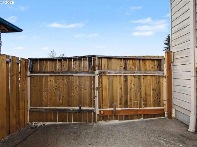 1290 Se LARCH Way, Gresham, OR 97080