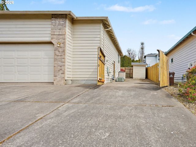 1290 Se LARCH Way, Gresham, OR 97080