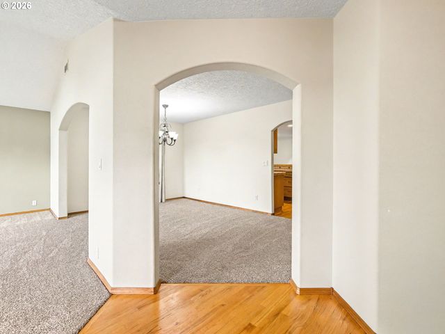 1290 Se LARCH Way, Gresham, OR 97080