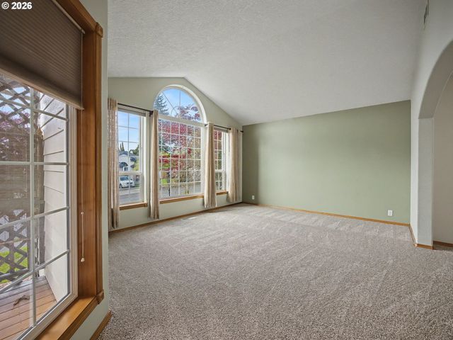 1290 Se LARCH Way, Gresham, OR 97080