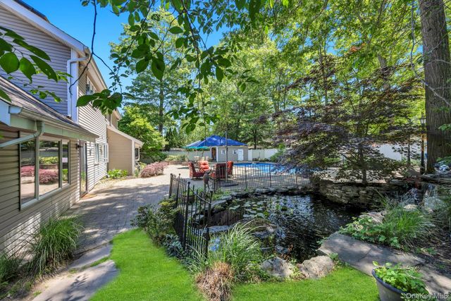 14 Russet Lane, Lake Grove, NY 11755