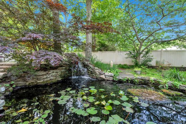 14 Russet Lane, Lake Grove, NY 11755
