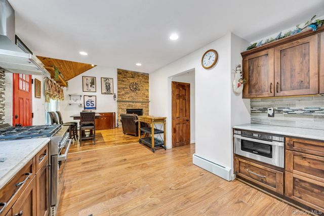 14 Russet Lane, Lake Grove, NY 11755
