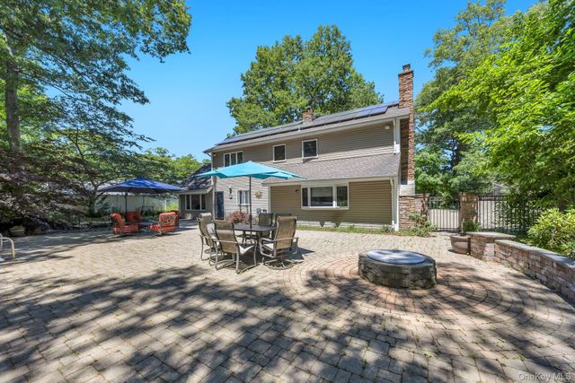 14 Russet Lane, Lake Grove, NY 11755