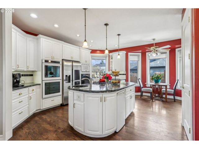 2516 MERIDIAN Ct, Woodburn, OR 97071