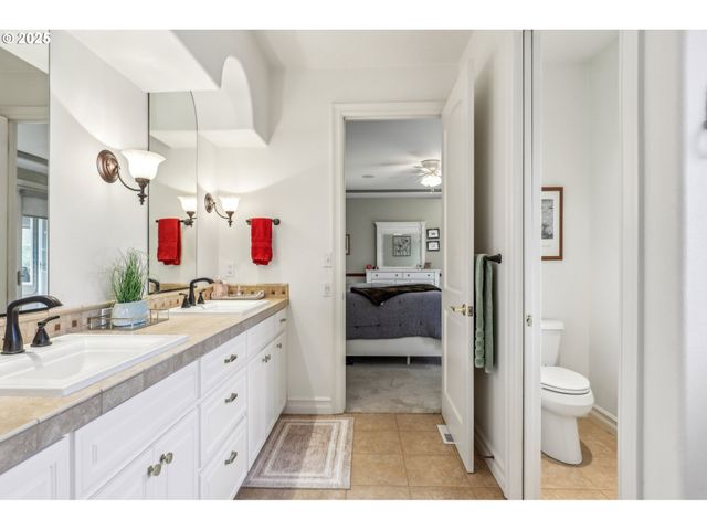 2516 MERIDIAN Ct, Woodburn, OR 97071