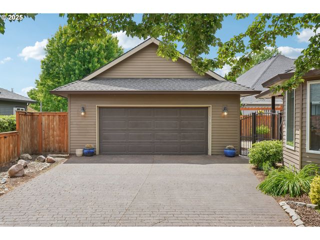 2516 MERIDIAN Ct, Woodburn, OR 97071