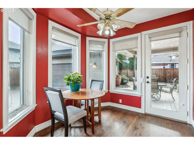 2516 MERIDIAN Ct, Woodburn, OR 97071