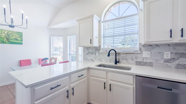 6702 Valley Branch Drive, Arlington, TX 76001