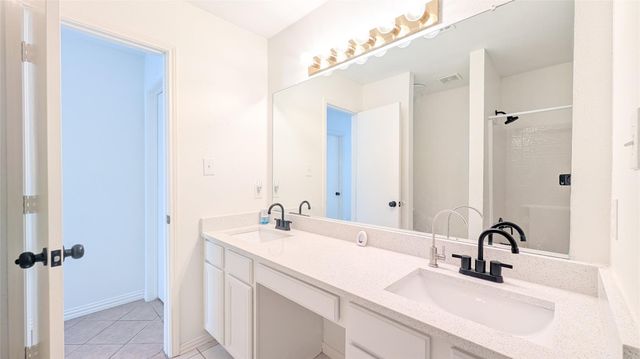 6702 Valley Branch Drive, Arlington, TX 76001