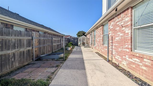 6702 Valley Branch Drive, Arlington, TX 76001