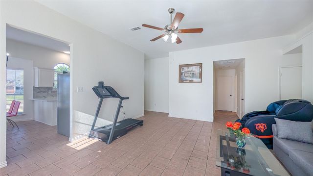 6702 Valley Branch Drive, Arlington, TX 76001