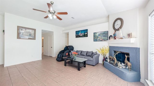 6702 Valley Branch Drive, Arlington, TX 76001