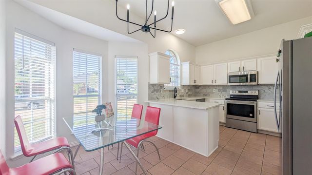 6702 Valley Branch Drive, Arlington, TX 76001