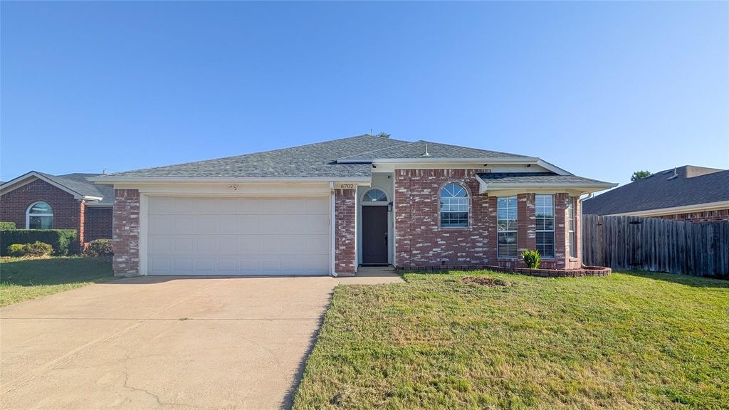 6702 Valley Branch Drive, Arlington, TX 76001