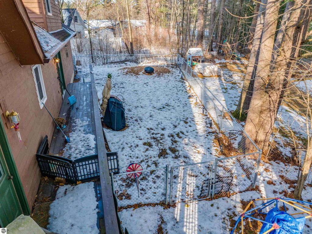 Image 5 of property listing at 965 Grove Street, Tawas City, MI 48763