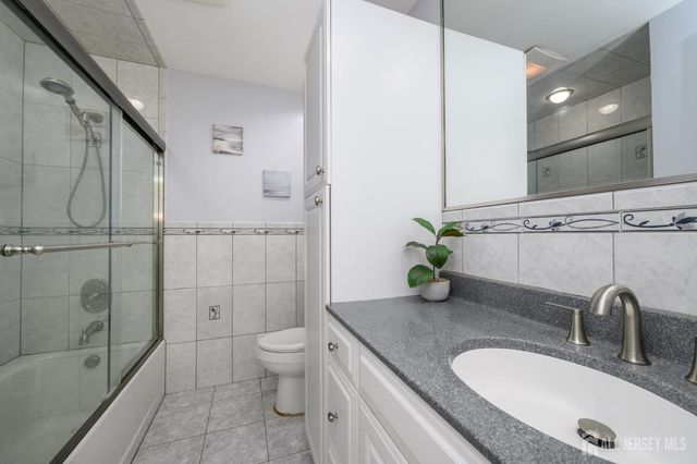 21 Wilk Road, Edison, NJ 08837