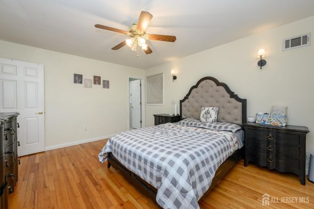 21 Wilk Road, Edison, NJ 08837