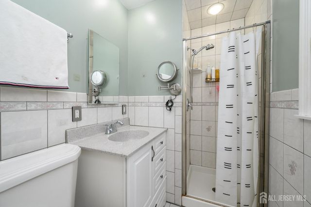 21 Wilk Road, Edison, NJ 08837