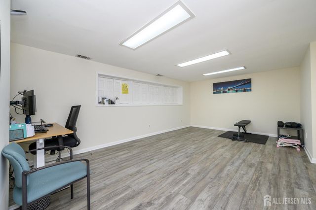 21 Wilk Road, Edison, NJ 08837