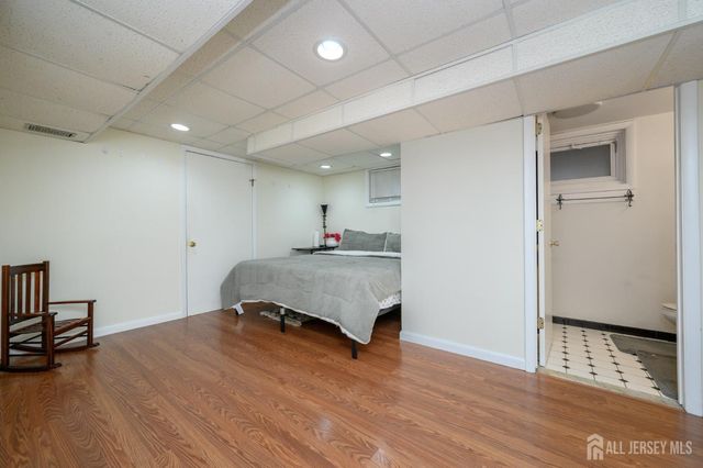 21 Wilk Road, Edison, NJ 08837