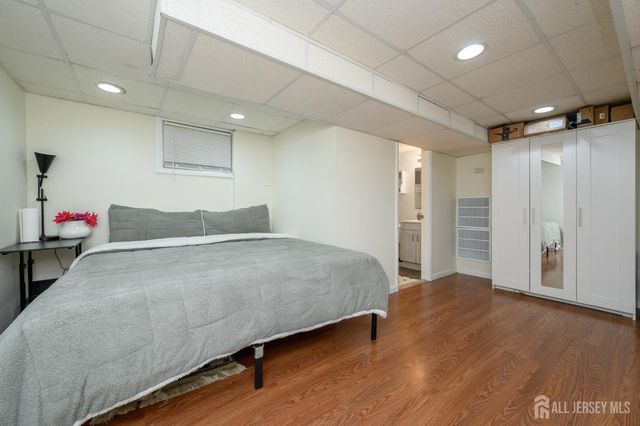 21 Wilk Road, Edison, NJ 08837