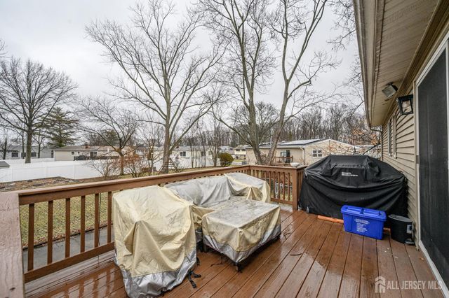 21 Wilk Road, Edison, NJ 08837