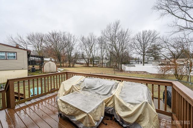 21 Wilk Road, Edison, NJ 08837