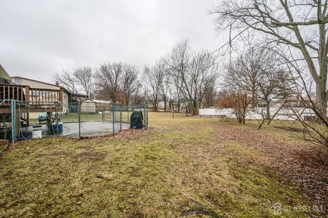 21 Wilk Road, Edison, NJ 08837