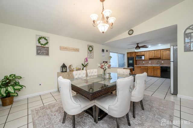 21 Wilk Road, Edison, NJ 08837