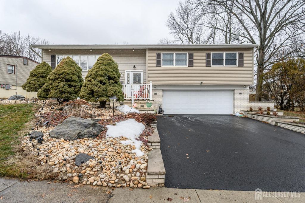 21 Wilk Road, Edison, NJ 08837