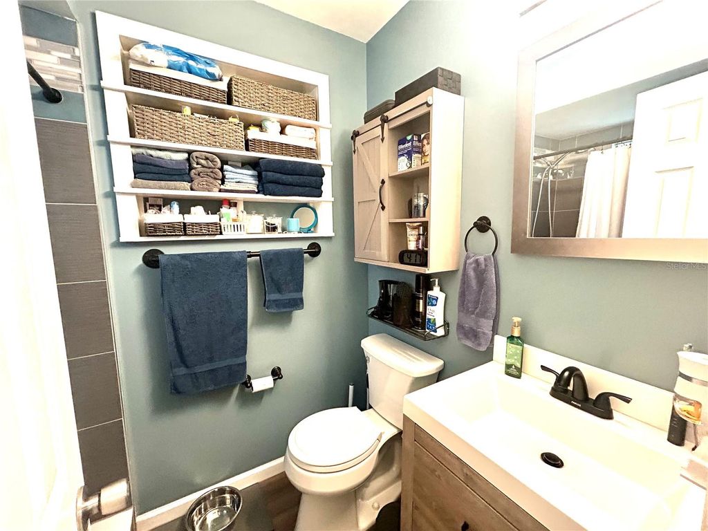 Image 15 of property listing at 2210 MURDOCK BOULEVARD, Orlando, FL 32817