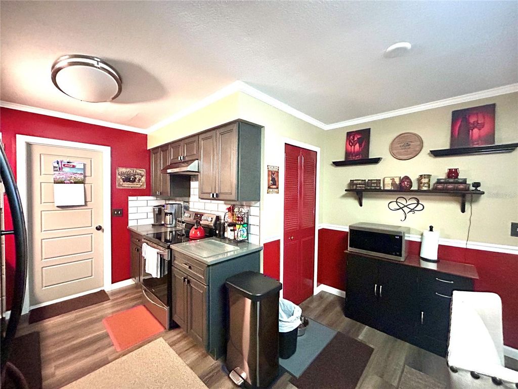 Image 3 of property listing at 2210 MURDOCK BOULEVARD, Orlando, FL 32817