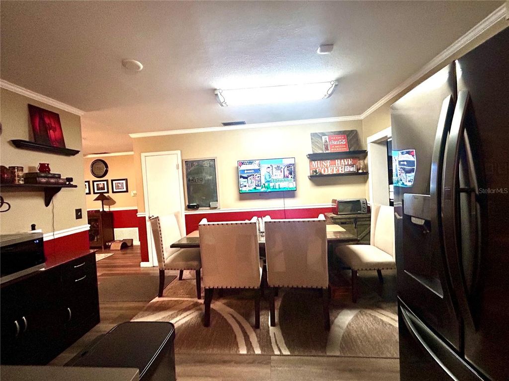 Image 5 of property listing at 2210 MURDOCK BOULEVARD, Orlando, FL 32817