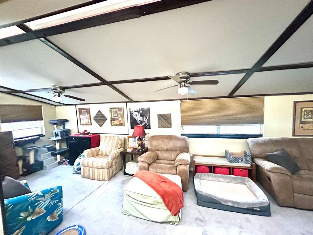 Image 8 of property listing at 2210 MURDOCK BOULEVARD, Orlando, FL 32817