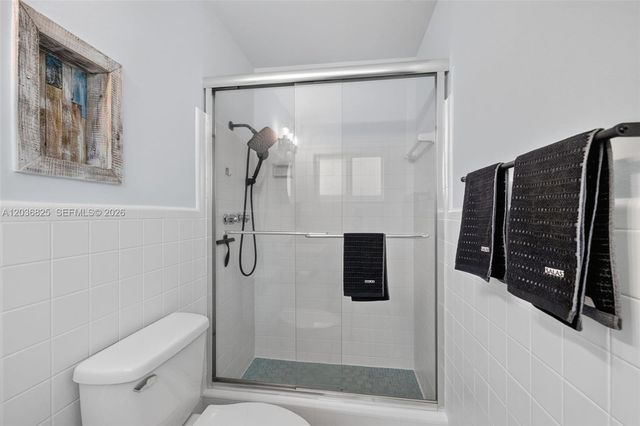 417 NW 46th St, Oakland Park, FL 33309