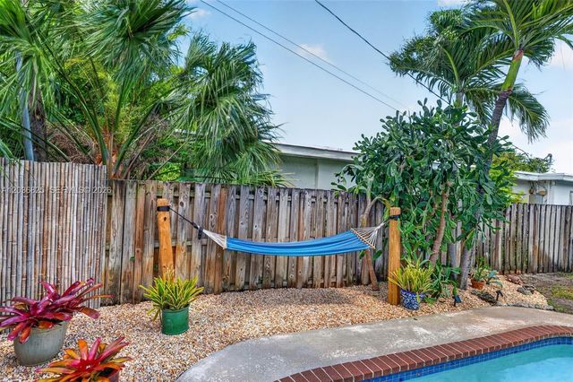 417 NW 46th St, Oakland Park, FL 33309