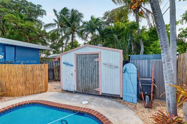 417 NW 46th St, Oakland Park, FL 33309