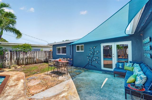 417 NW 46th St, Oakland Park, FL 33309