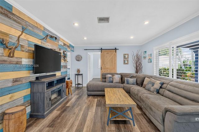 417 NW 46th St, Oakland Park, FL 33309