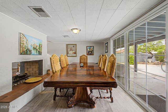 5720 W FRIER Drive W, Glendale, AZ 85301