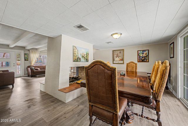 5720 W FRIER Drive W, Glendale, AZ 85301