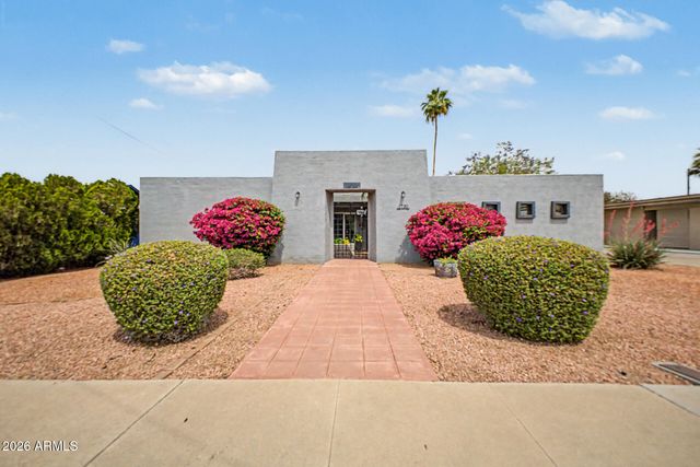 5720 W FRIER Drive W, Glendale, AZ 85301